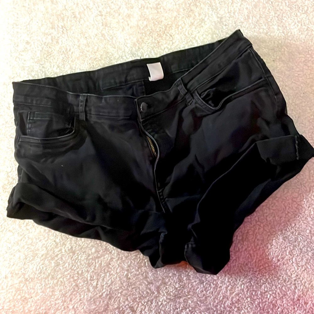 Cute black shorts! Size 14P
